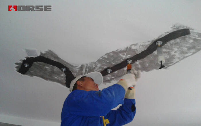 Repair of floor cracks and carbon fiber reinforcement Repair of floor cracks and carbon fiber reinforcement