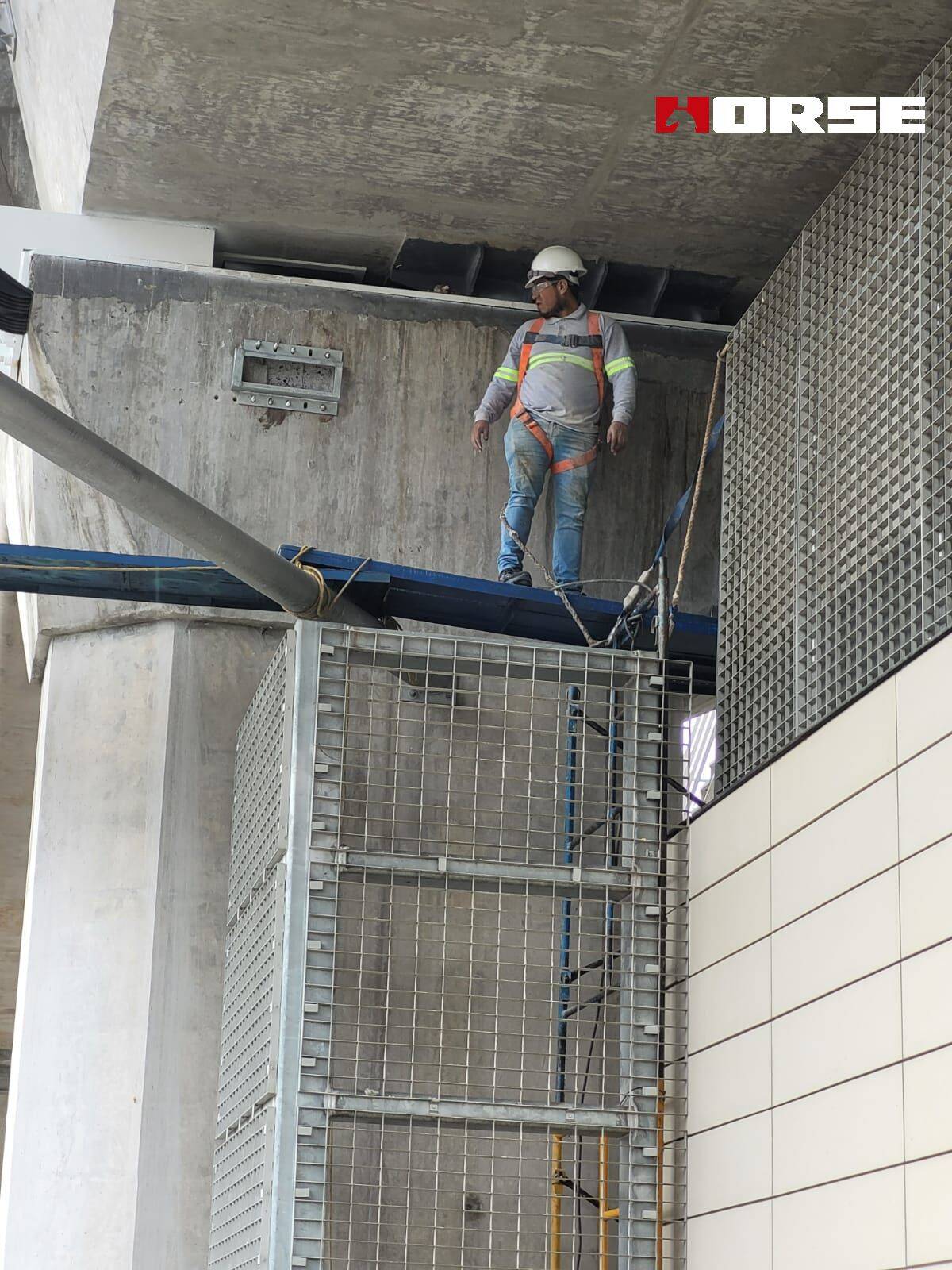 Strengthening of Bridge Structures with post tensioned CFRP plates Strengthening of Bridge Structures with post tensioned CFRP plates